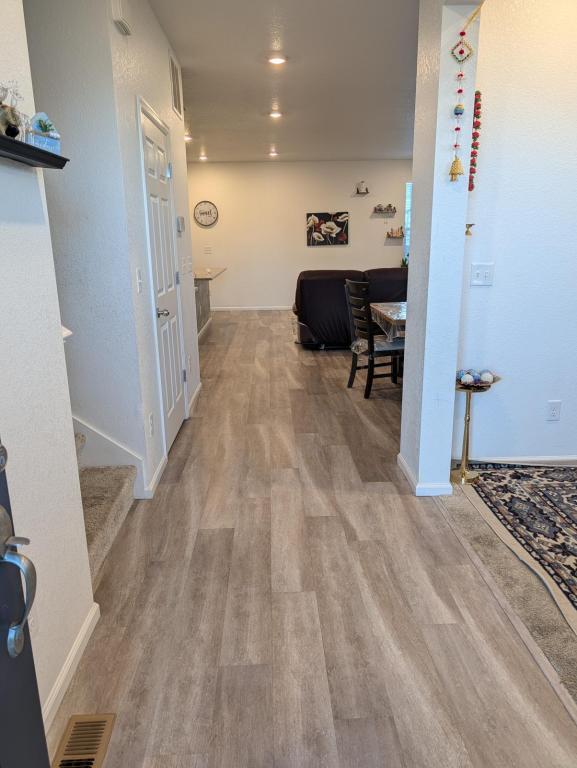 Building Photo - 17517 Booth Fls Wy