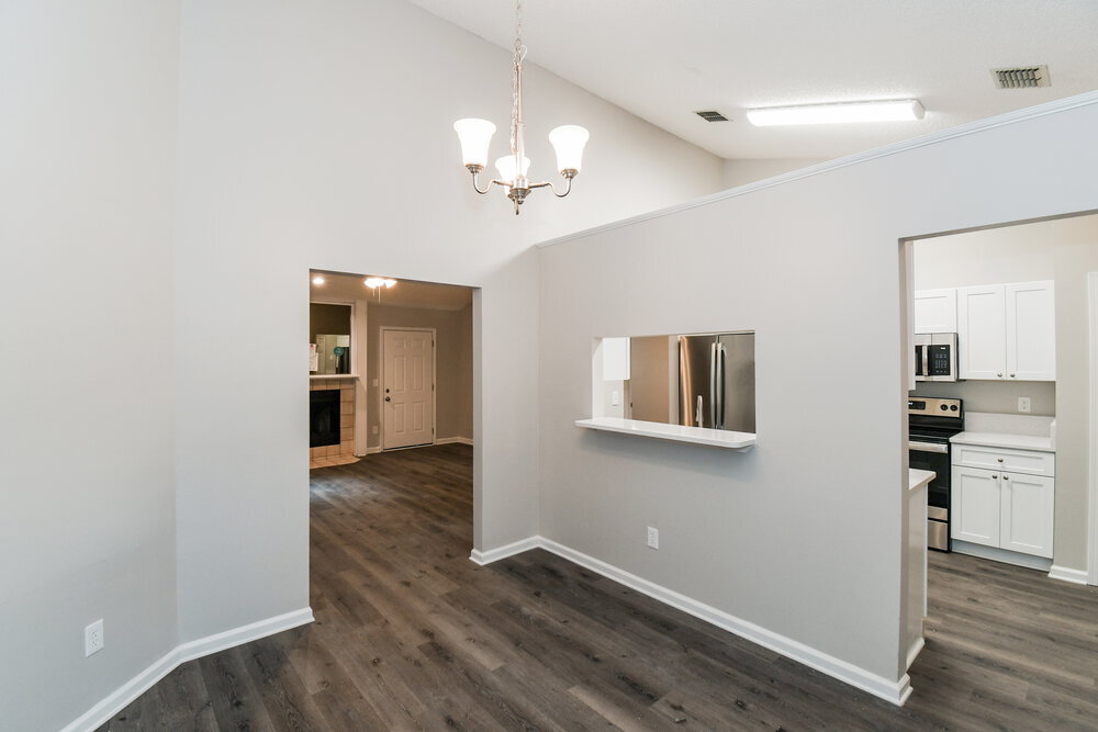 Building Photo - 2030 Avila Way