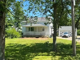 Building Photo - 4056 Park Ave