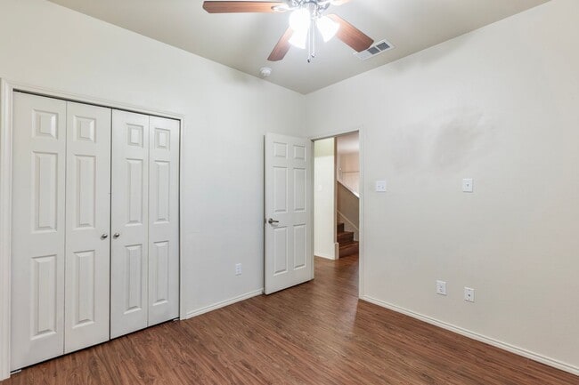 Building Photo - 3109 Lenway St