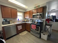 Building Photo - Upper 2 Bedroom Unit of Duplex