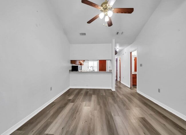 Building Photo - 2bd/2bth Fort Walton Beach Townhome