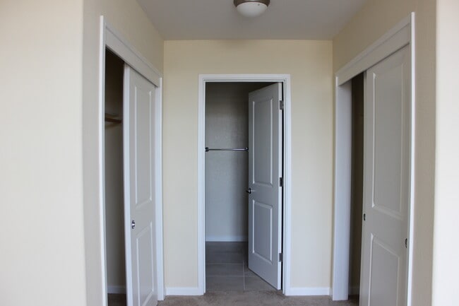 Building Photo - 446 Lindberg Cir