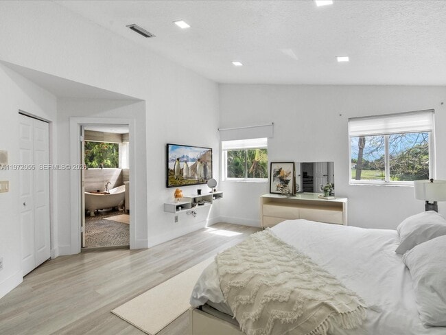 Building Photo - 1607 SW 157th Ave