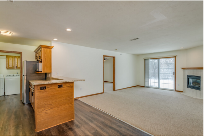 Building Photo - Foxcroft Luxury Apartment, 2 -Bedroom 2 - ...