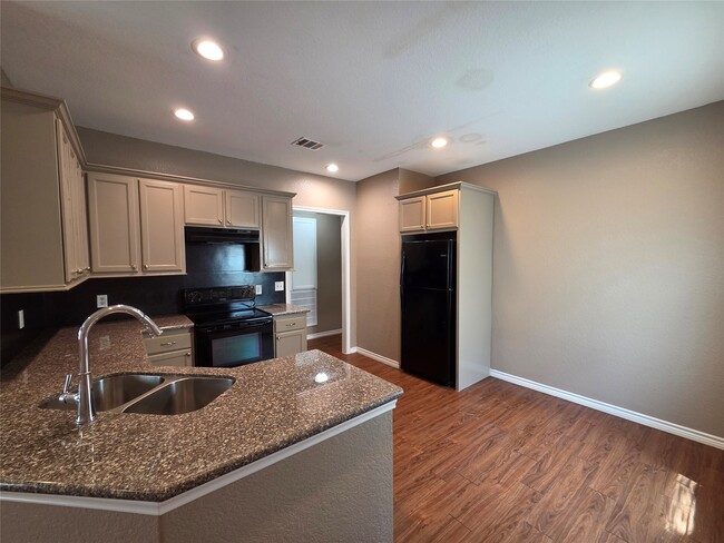 Building Photo - 438 Spence Ln