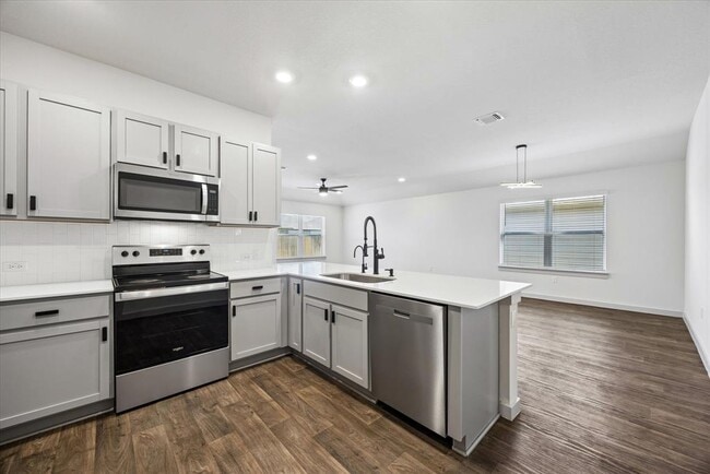 Building Photo - 105 Krause Spgs Dr