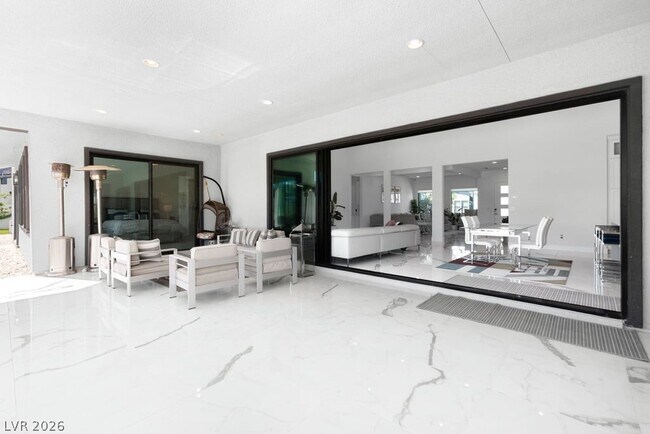 Building Photo - 4315 N Dapple Gray Rd