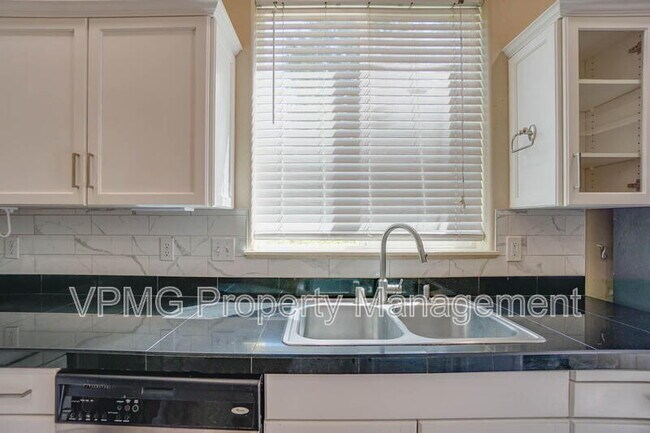 Building Photo - 4013 NE 89th Way