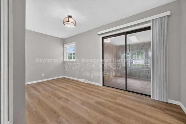 Building Photo - 4503 Leeward Dr
