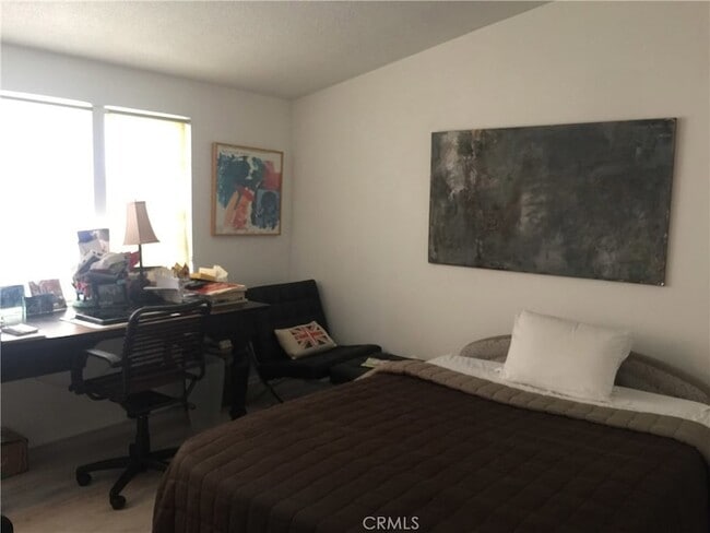 Building Photo - 1510 Westcliff Dr