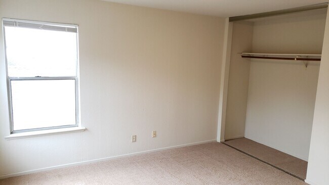 Building Photo - 5125 Panama Ave