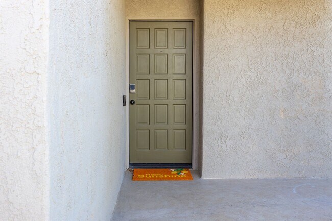 Building Photo - 2842 Sundance Cir W