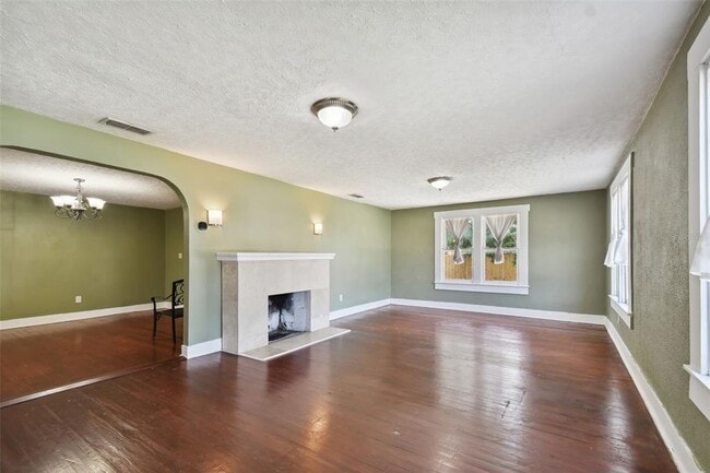 Building Photo - 1925 52nd St S