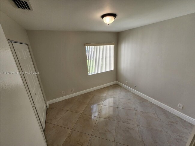 Building Photo - 1562 Springside Dr