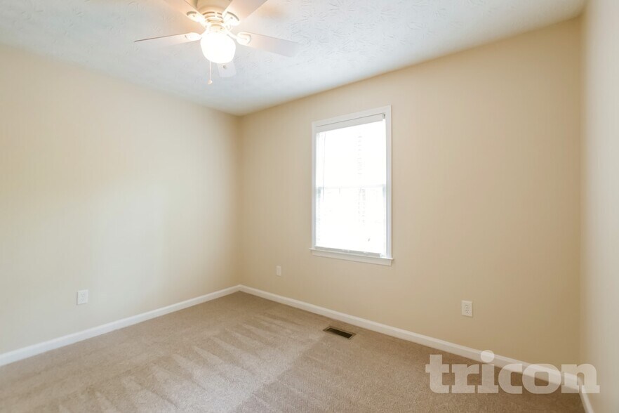 Building Photo - 441 Dillon Dr