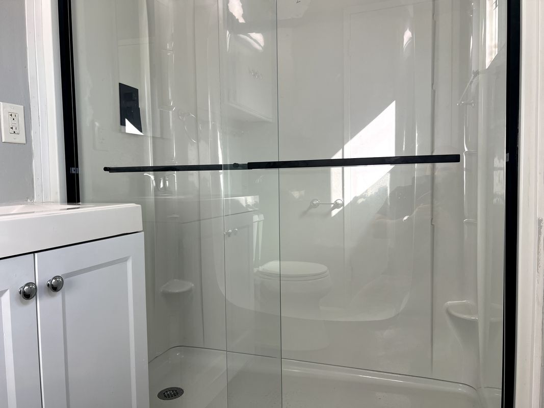 Building Photo - 2000 Carnegie Ln