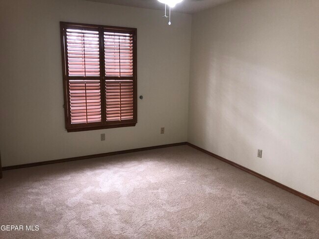 Building Photo - 1392 Adabel Dr