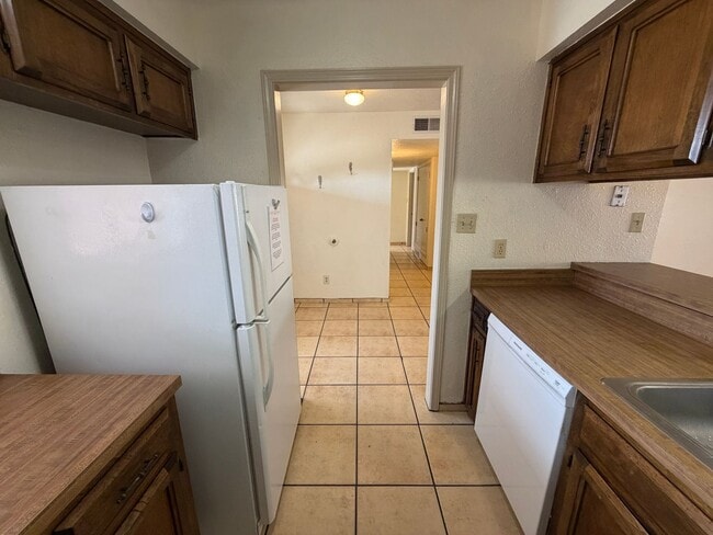 Building Photo - 9937 Clearwater St NW