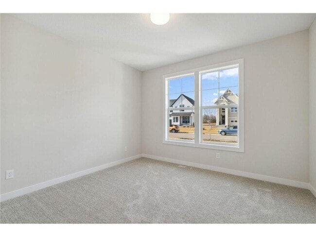 Building Photo - 10180 Shadyview Ln N