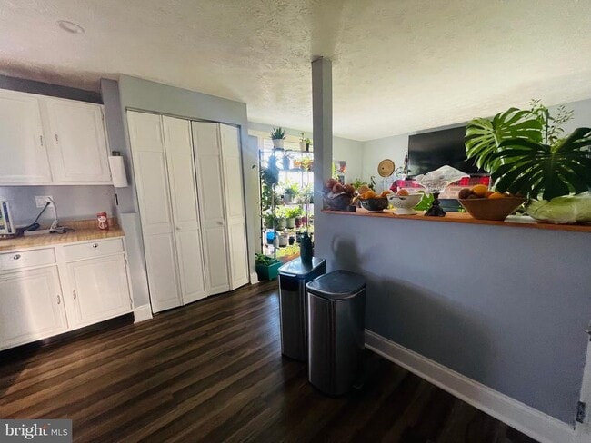 Building Photo - 13200 Cabinwood Dr