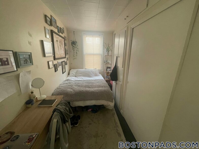 Building Photo - 92 Endicott St