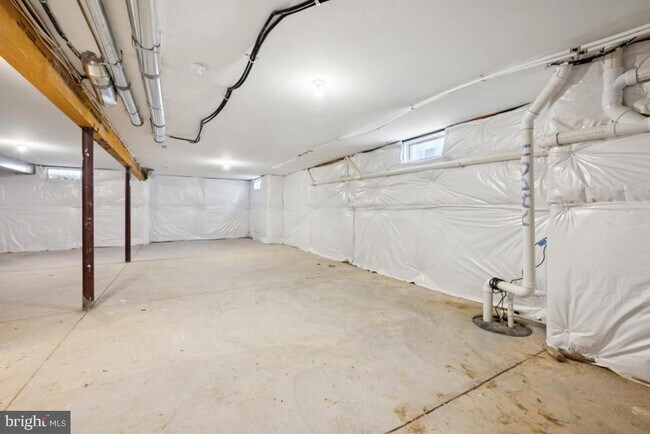 Building Photo - 724 Northwood Ave