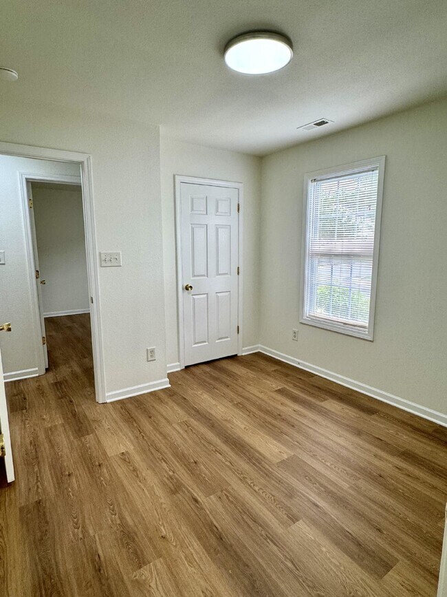 Building Photo - Fresh and Clean, Very Cute Home for Rent n...