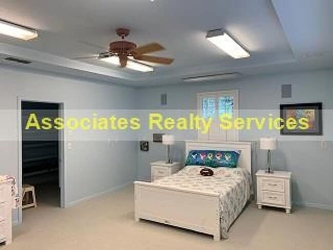 Building Photo - Just Listed!   Fabulous home in Southgate!