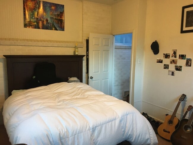 Building Photo - Aug. 2026 Pre-Lease Spacious 5-Bedroom Hom...