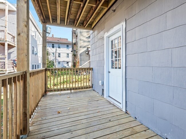 Building Photo - 42 William St