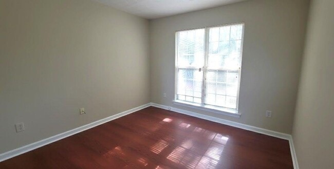 Building Photo - 4915 Lakebrooke Run