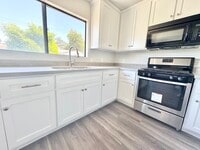 Building Photo - 619 N Kingsley Dr