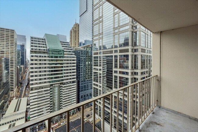 Building Photo - 200 N Dearborn St