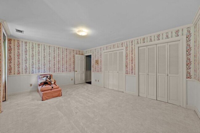 Building Photo - 221 Magnolia Ln