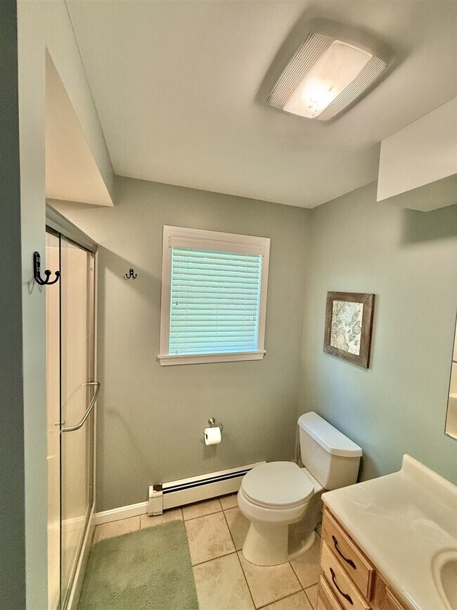 Building Photo - 164 Pine Point Rd