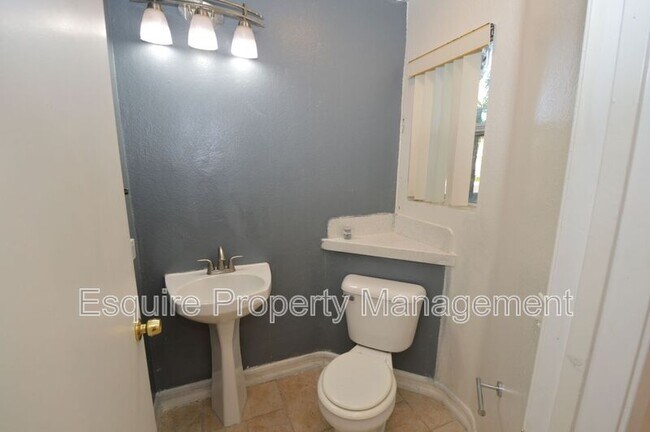 Building Photo - 227 Galante Way