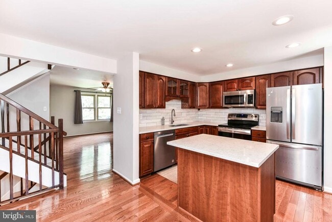 Building Photo - 261 Gundry Dr