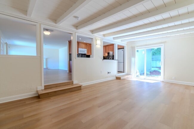 Building Photo - 1384 Rosita Rd