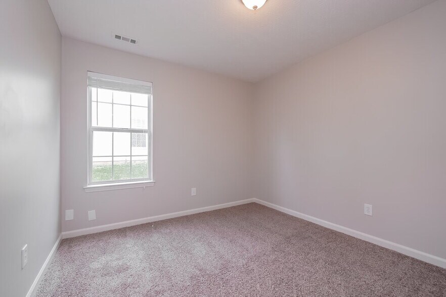 Building Photo - 204 Coldsprings Ct
