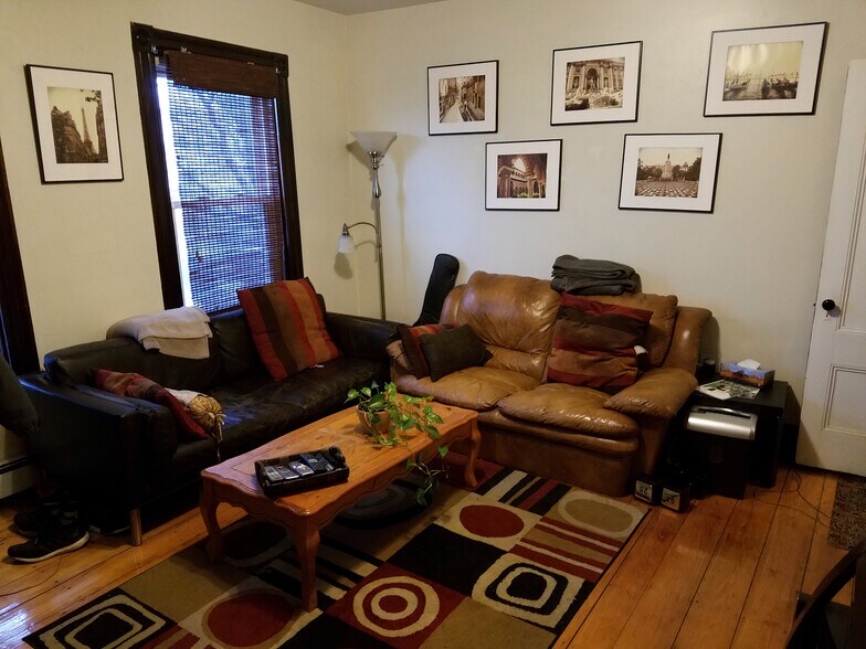 Building Photo - 25 Everett St