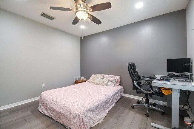 Building Photo - 19426 Sandy Springs Cir