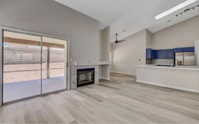 Building Photo - 1735 Navarre Ln