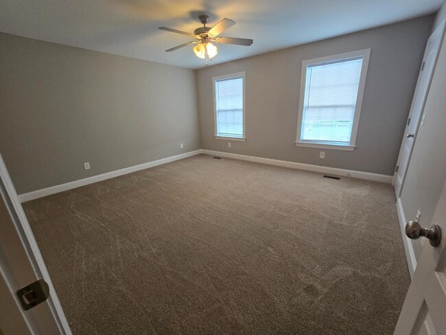 Building Photo - 729 Cobblestone Dr