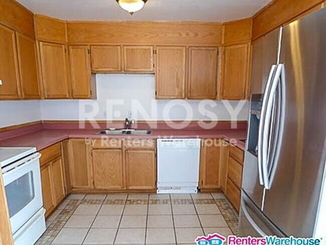 Building Photo - 5 Bed 2 Bath | Denver Home