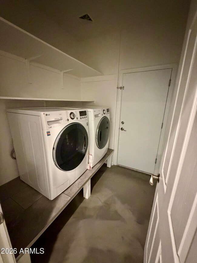 Building Photo - 4243 E Gleneagle Dr