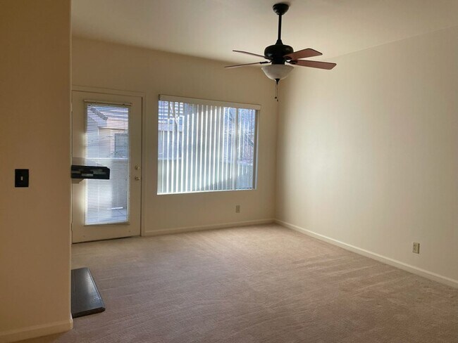 Building Photo - South Reno Tanamera Two Bedroom Upstairs Condo