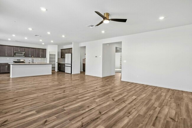 Building Photo - 1835 Shima Ave