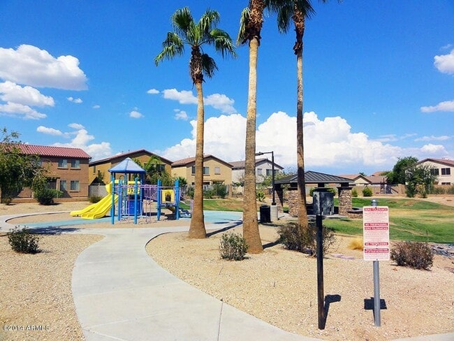 Building Photo - Gorgeous 4 Bed Laveen home in reputed Trailside Point community ++ WALK TO SCHOOL !!