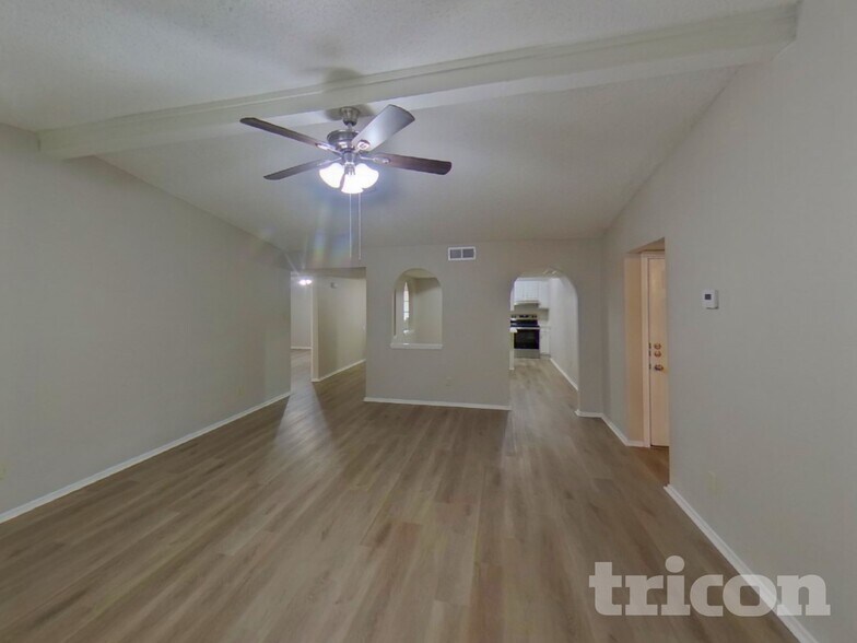 Building Photo - 1517 Rockshire Dr